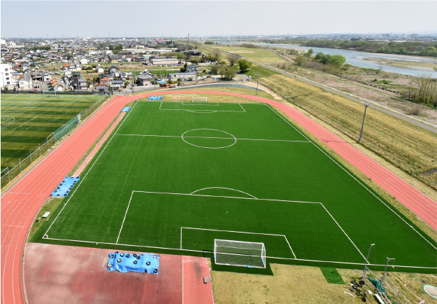 人工芝サッカー場／全天候型陸上競技場
