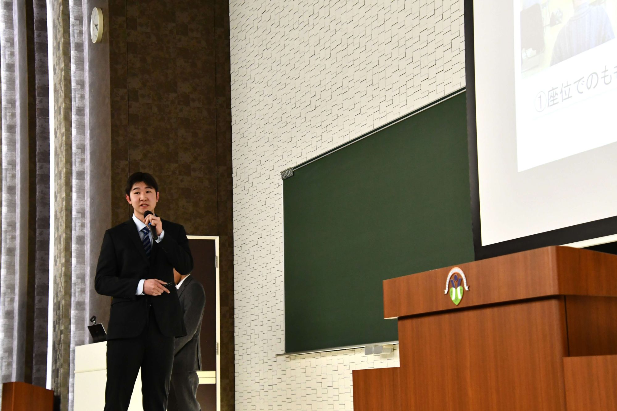 高崎市内私立大学・短期大学連携事例発表会にて学生が発表を行いました